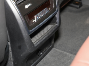 2022xDrive40i  M\b g