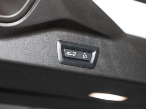 2022xDrive40i  M\b g