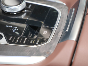 2022xDrive40i  M\b v܇Ƅ