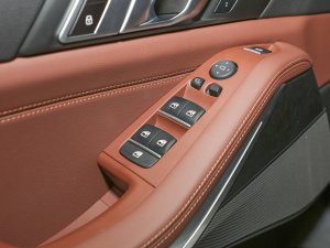 2022xDrive40i  M\b п؅^