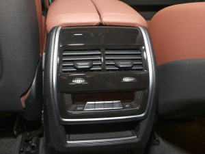 2022xDrive40i  M\b п؅^