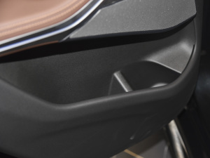 2022xDrive40i M\(yn)(dng)b ǰT(ch)g