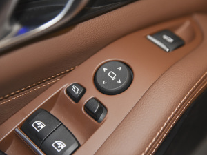 2022xDrive40i M\b п؅^(q)