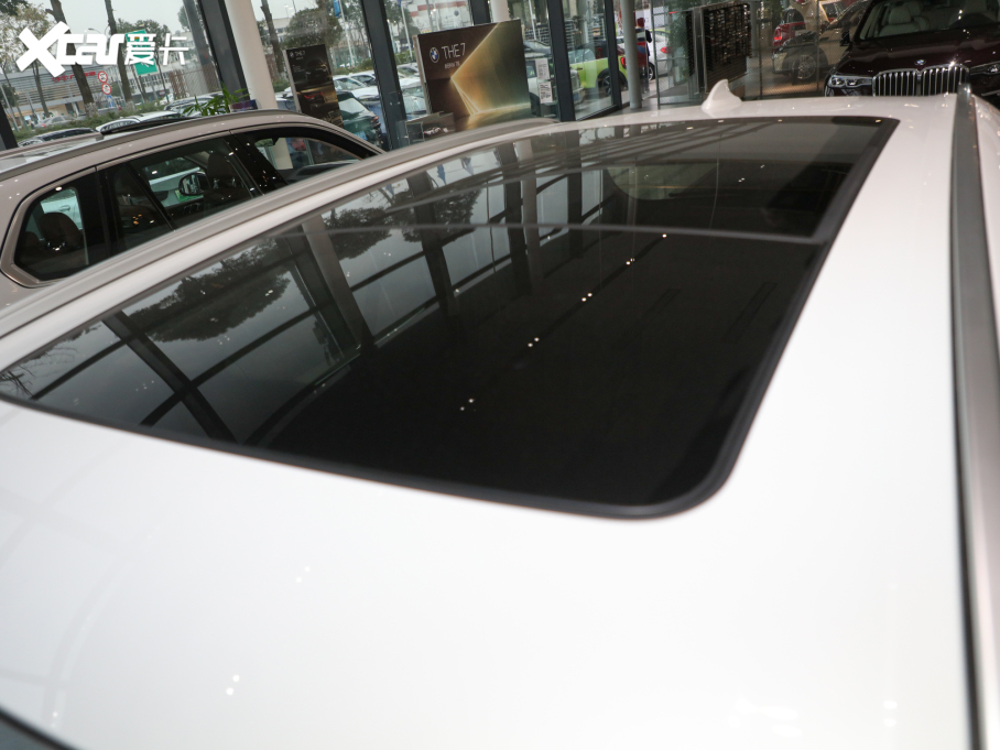 2022RX5Դ xDrive45e M\b