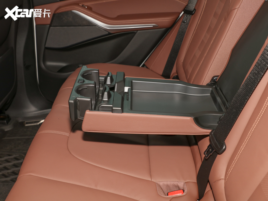 2022RX5Դ xDrive45e M\b