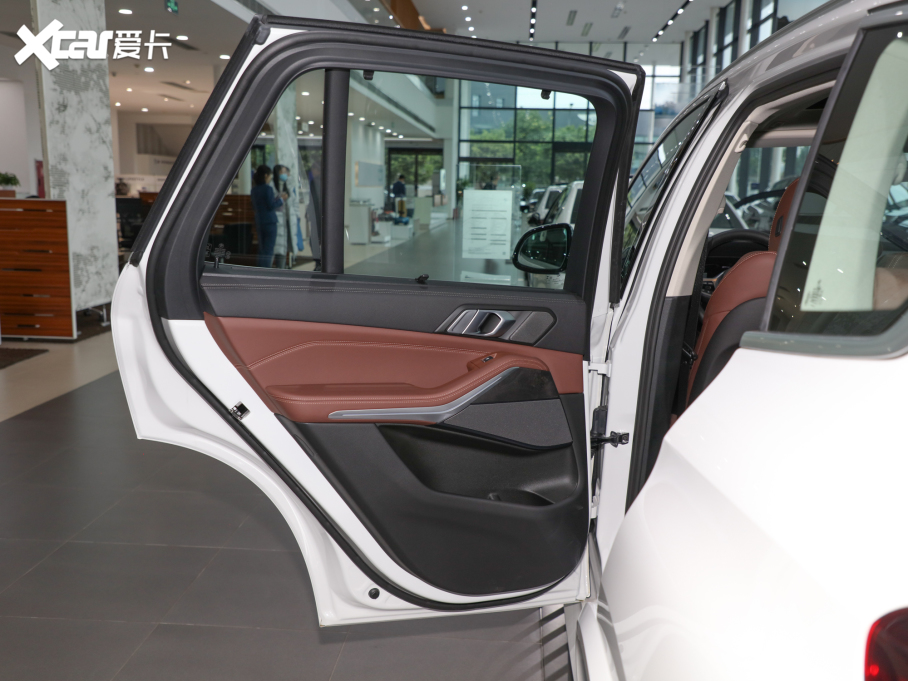 2022RX5Դ xDrive45e M\b