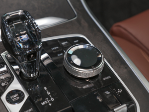 2022xDrive45e M\b п؅^