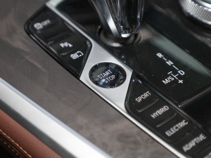 2022xDrive45e M\b п؅^