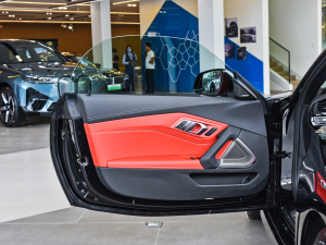 2022Ŀ M40i M\(yn)ܰ {λ܇T