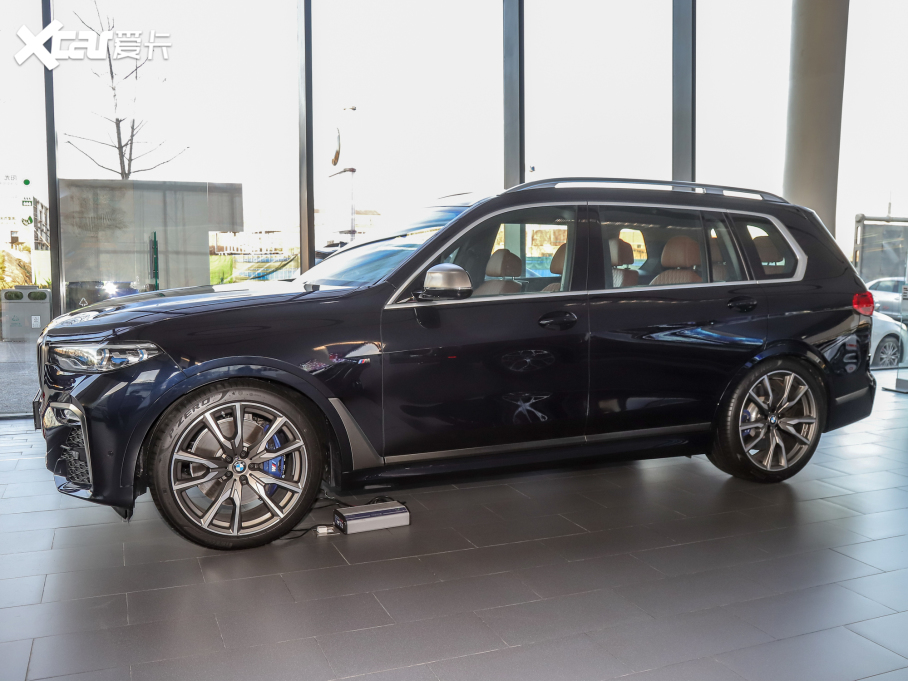 2022RX7 xDrive M50i