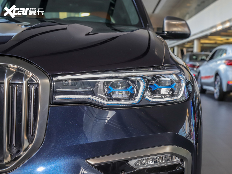 2022RX7 xDrive M50i