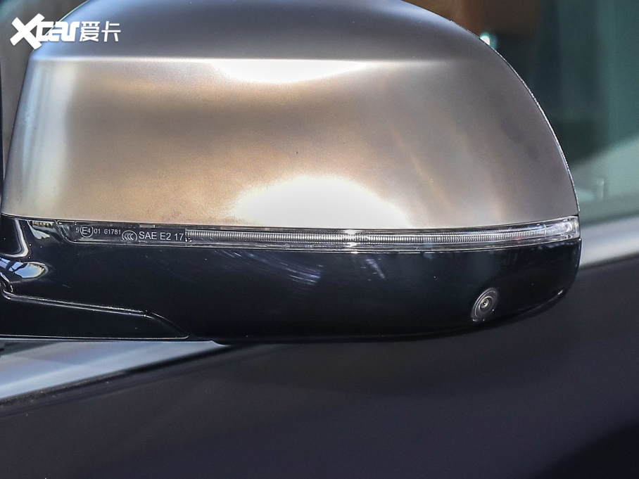 2022RX7 xDrive M50i