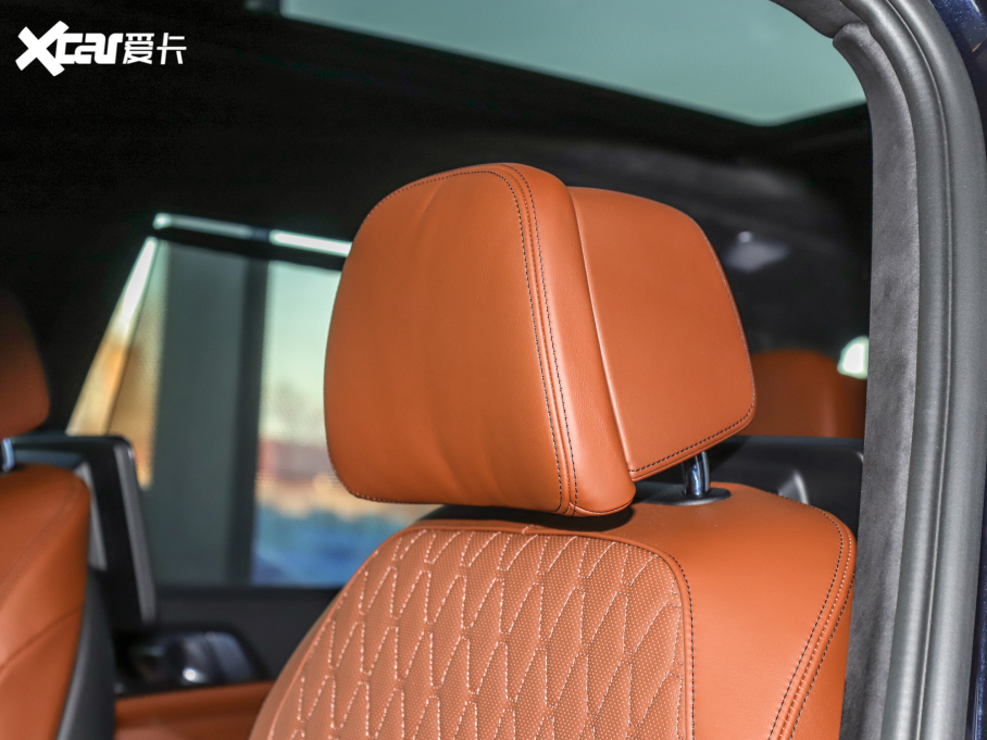 2022RX7 xDrive M50i