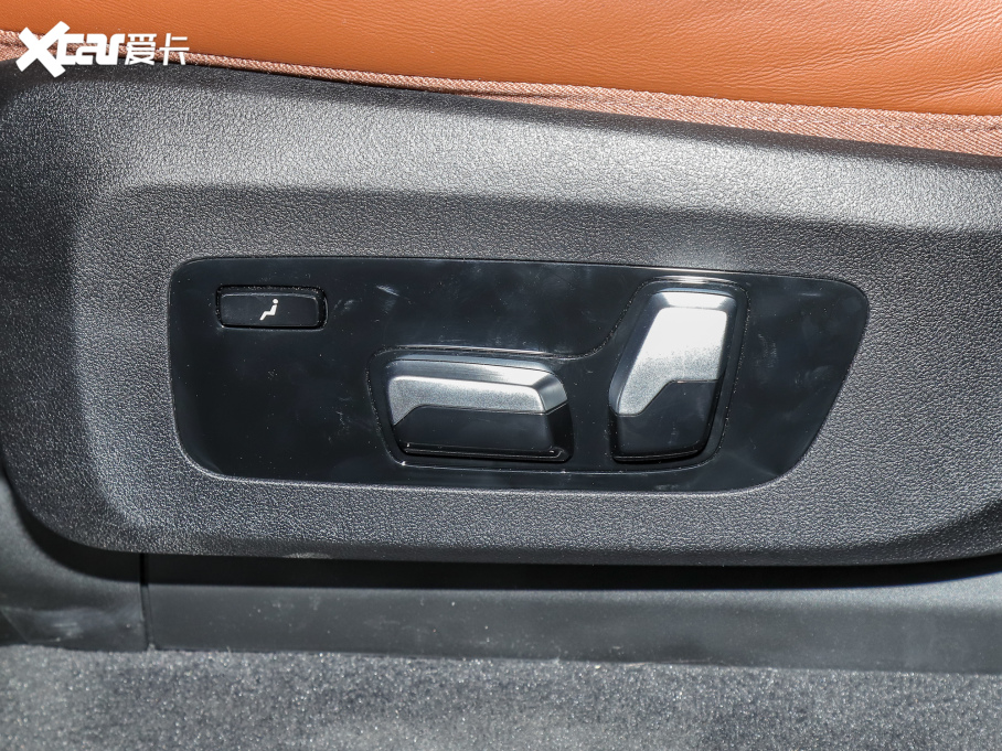 2022RX7 xDrive M50i