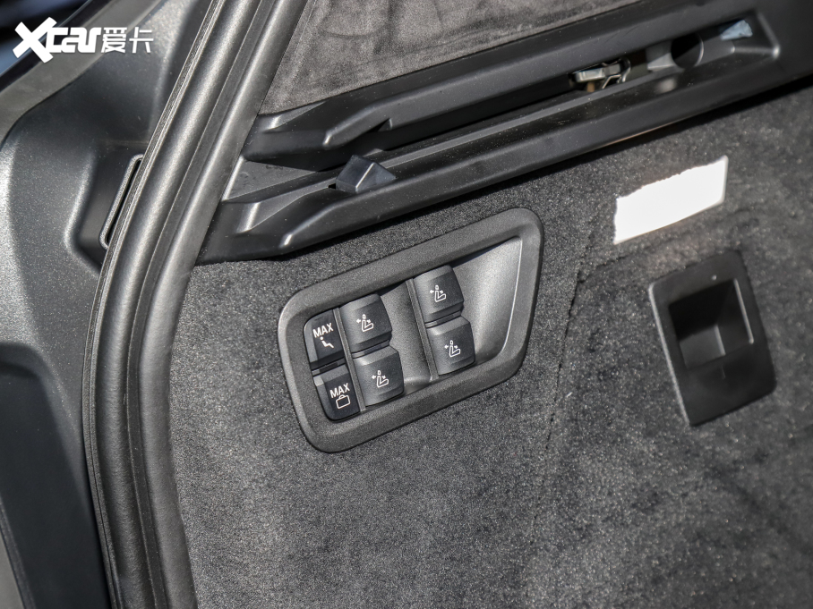 2022RX7 xDrive M50i