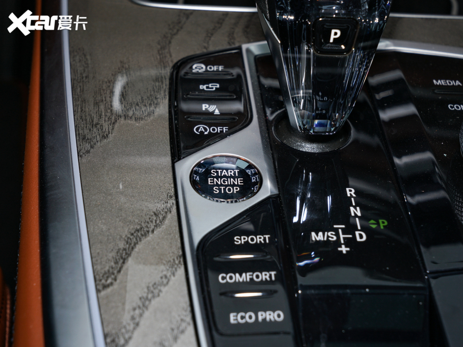 2022RX7 xDrive40i ͺAb