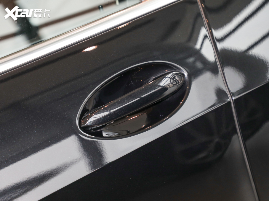 2022RX7 xDrive40i IͺAb