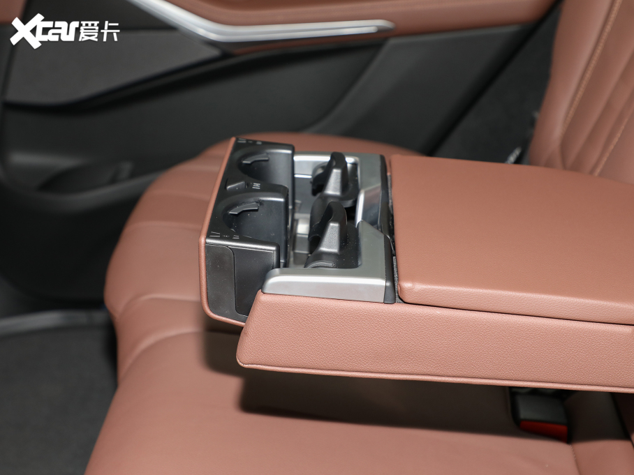 2022RX7 xDrive40i IͺAb