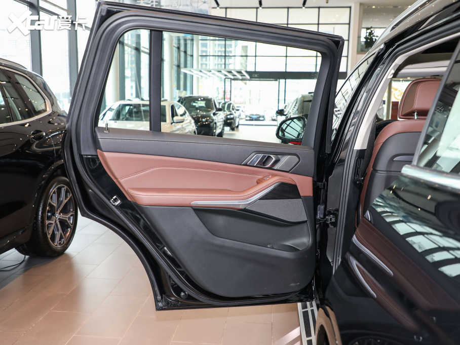 2022RX7 xDrive40i IͺAb