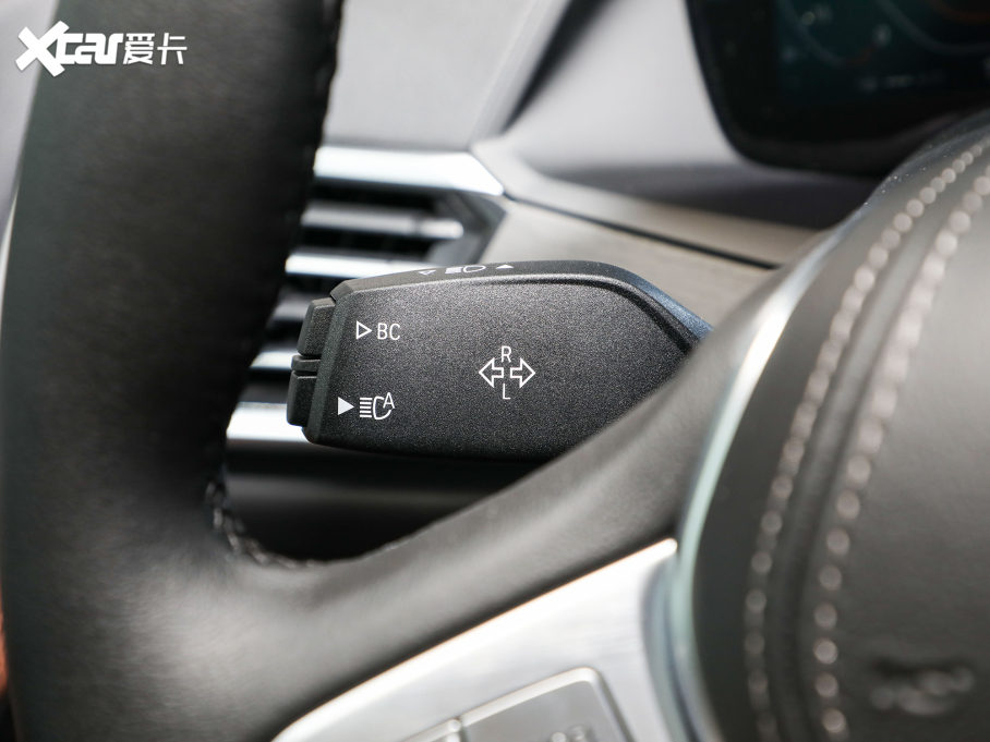 2022RX7 xDrive40i IͺAb