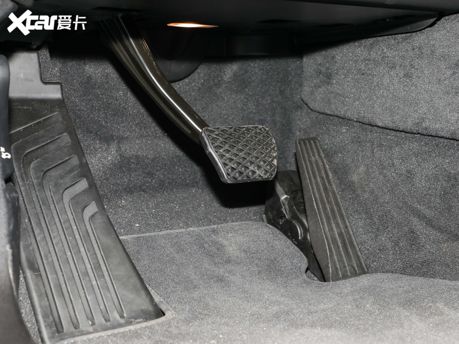 2022RX7 xDrive40i IͺAb