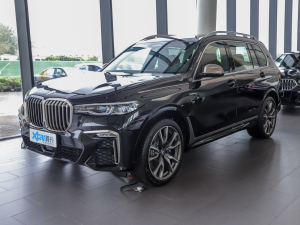 2022xDrive M50i w^