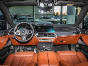 2022xDrive M50i п؅^