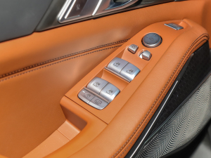 2022xDrive M50i п؅^