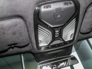 2022xDrive M50i п؅^(q)