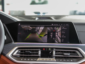 2022xDrive M50i п؅^(q)