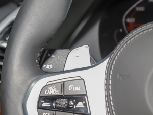 2022xDrive M50i п؅^(q)