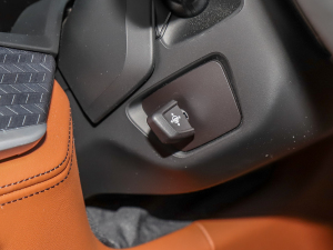 2022xDrive M50i п؅^(q)