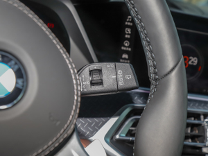 2022xDrive M50i п؅^(q)