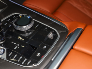 2022xDrive40i M\b п؅^