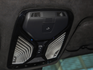 2022xDrive40i M\b п؅^