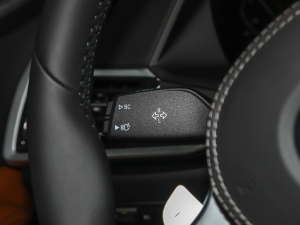 2022xDrive40i M\b п؅^