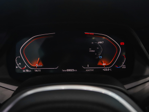 2022xDrive40i M\b п؅^