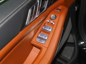 2022xDrive40i M\b п؅^