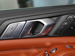 2022xDrive40i M\b п؅^