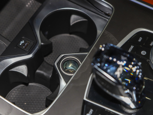 2022xDrive40i M\b п؅^