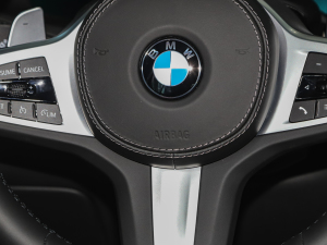 2022xDrive40i M\b п؅^