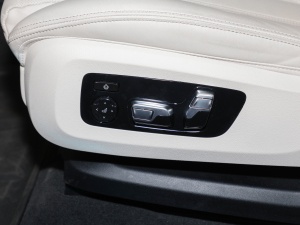 2022xDrive40i M\b {{