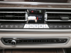 2022xDrive40i M\b {{