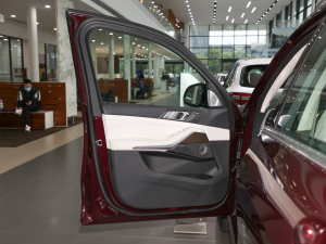 2022xDrive40i M\b {λ܇T