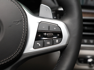 2022xDrive40i M\b п؅^