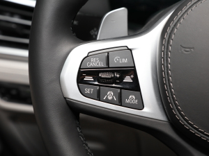 2022xDrive40i M\b п؅^