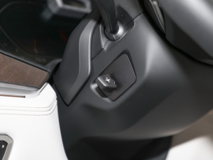 2022xDrive40i M\b п؅^