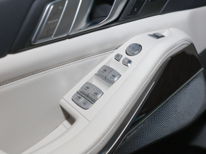 2022xDrive40i M\b п؅^(q)