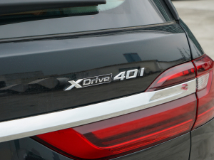 2022xDrive40i ͺAb ^
