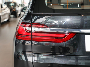 2022xDrive40i IͺAb ^